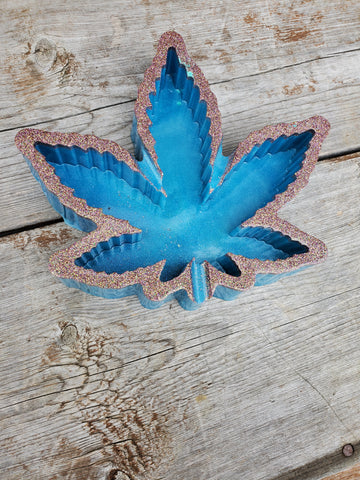 Leaf ashtray