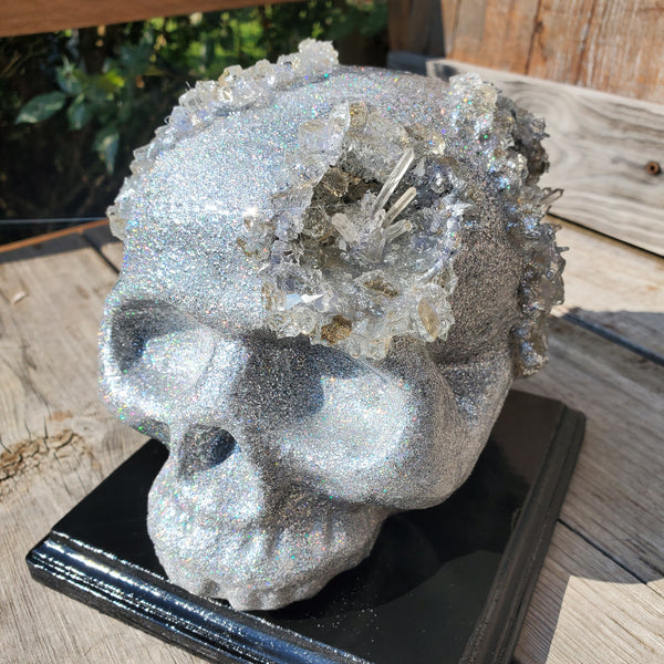 Holo quartz skull