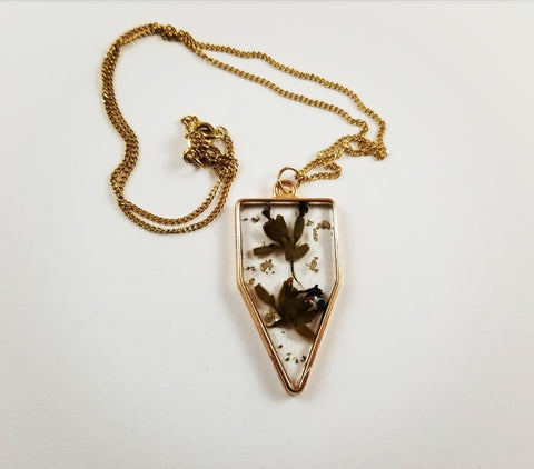 Gold pentagon flower necklace